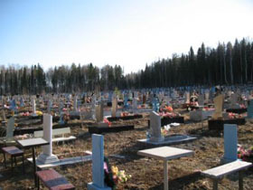 Коммунальщики обещают навести порядок на кладбищах. Фото с сайта ric.ua