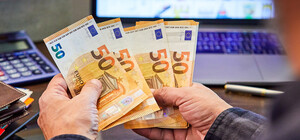 Курс валют в Украине 29 марта 2024: сколько стоит доллар и евро