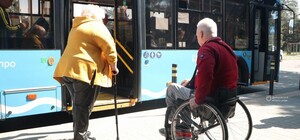 В Днепре почти 400 единиц общественного транспорта приспособлены для перевозки маломобильных групп населения