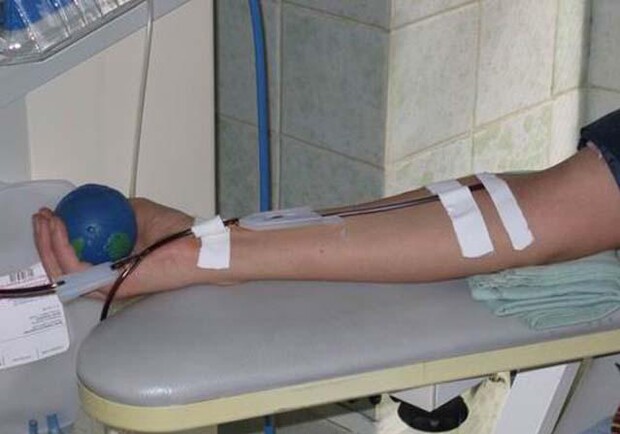 В целом каждый военнослужащий сдал от 200 до 400 миллилитров крови. Фото <a href=http://www.kirovnet.ru/files/img/news/5794/8194.jpg>kirovnet.ru</a>.