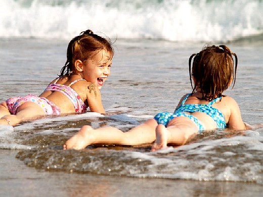 Детей научат как правильно плавать и вести себя на воде. Фото с сайта solnce.tarologiay.ru