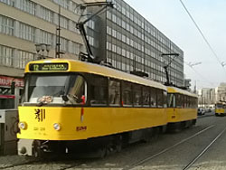 Желтые трамваи на улицах появились, но пока не в полном составе. Фото с сайта lh4.googleusercontent.com