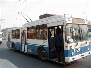 Как долго не будут работать трамваи и троллейбусы чиновники пока не говорят. Фото с сайта kp.ua