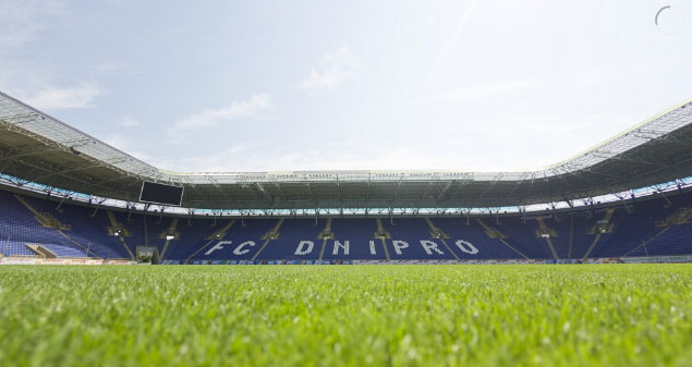 Днепропетровский стадион готов принять матч 3-го тура на новом газоне. Фото с сайта fcdnipro.dp.ua