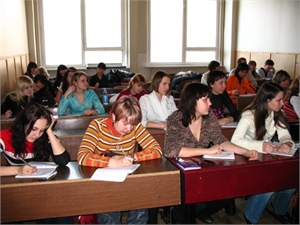 Техническими специальностями стали интересоваться даже девушки. Фото с сайта kp.ua