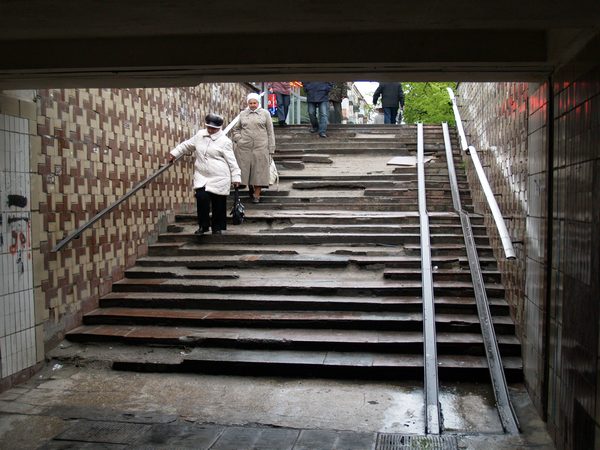 Подземные переходы на проспекте давно требуют ремонта. Фото с сайта siver-info.com