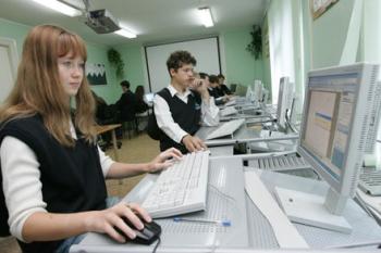 До 1 октября в Днепропетровске должно открыться 22 интерактивных класса. Фото с сайта Политика и Деньги