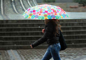 Зонт сегодня не помешает. Фото с сайта korrespondent.net