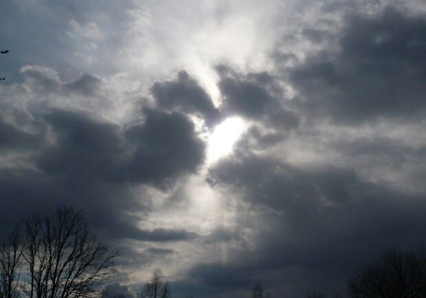 Небо целый день будет затянуто тучами. Фото с сайта oren-greben.ru