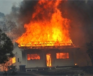 Дом сгорел дотла. Фото с сайта adventusvideo.com