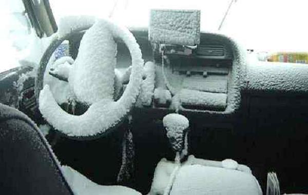 Зимой лучше оставить машину в гараже. Фото с сайта avtomobil.ru