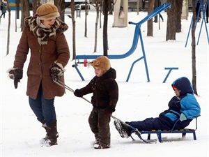 Зимой лучше всего гулять часто, но не долго. Фото с сайта kp.ua