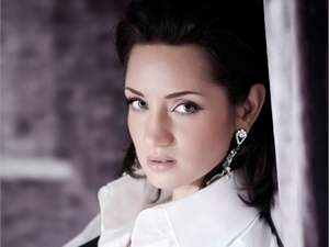 Татьяна Денисова будет опекать участников второго сезона. Фото канала СТБ
