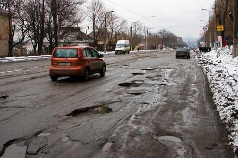 После зимы дороги "кричат" о необходимости срочного ремонта. Фото с сайта averba.com.ua
