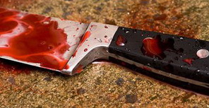 Парень схватил нож и стал резать дядю. Фото с сайта lumpeny.com