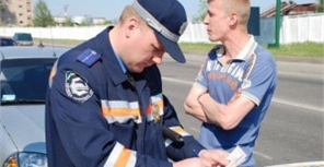 В Украине хотят снова поднять штрафы и вернуть доверенности. Фото: autocentre.ua