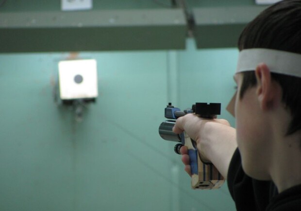 Наших спортсменов немного расстроило качество оружия. Фото с сайта shooting-ua.com