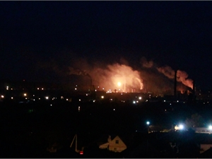 Над Днепропетровском столб дыма и огня. Фото автора