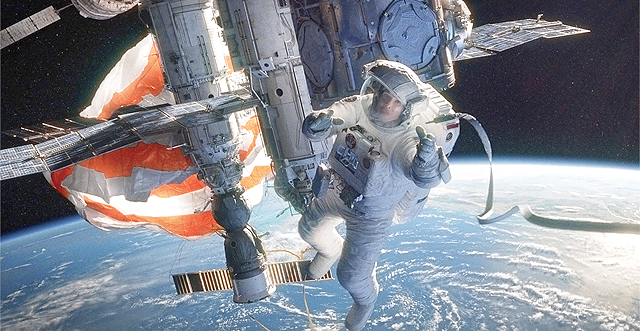 Сандра Баллок – космонавтка. Кадр из фильма