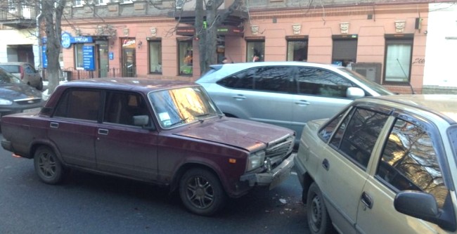 Авария произошла на одном из самых оживленных перекрестков города. Фото: 056.ua
