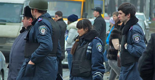Милиционерам помогут. Фото Дениса Моторина