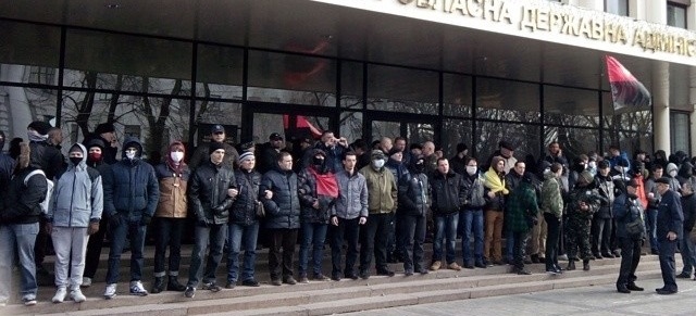 В Днепропетровске поддерживают порядок. Фото Дениса Моторина