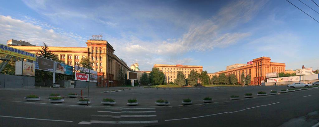 Центральная площадь Днепропетровска. Фото с сайта uastorage.com