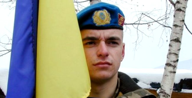 Раненным солдатам нужна донорская кровь. Фото с сайта topwar.ru