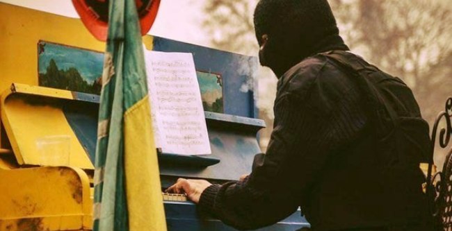 Пианист-экстремист. Фото с сайта vidfetch.com
