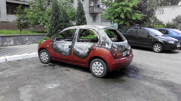 Сгорел автомобиль. Фото Анатолия Савченко