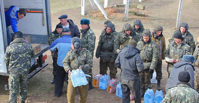 Как волонтеры помогают армии. Фото сайта nikolaev-city.net