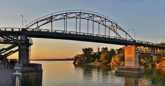 Мост украсят. Фото Виталия Козлова