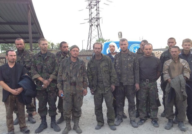 В Днепропетровске встретили освобожденных пленных. Фото с сайта ТСН