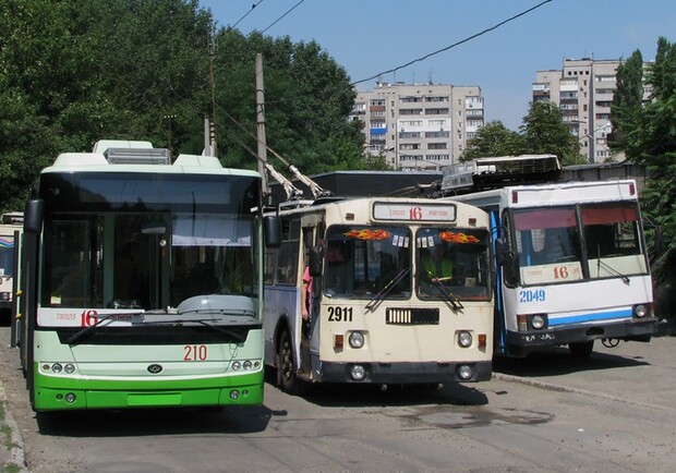 Городу не хватает 92 троллейбуса…