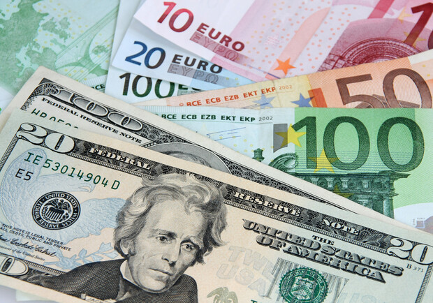 Новость - События - Сколько сегодня стоят доллары и евро