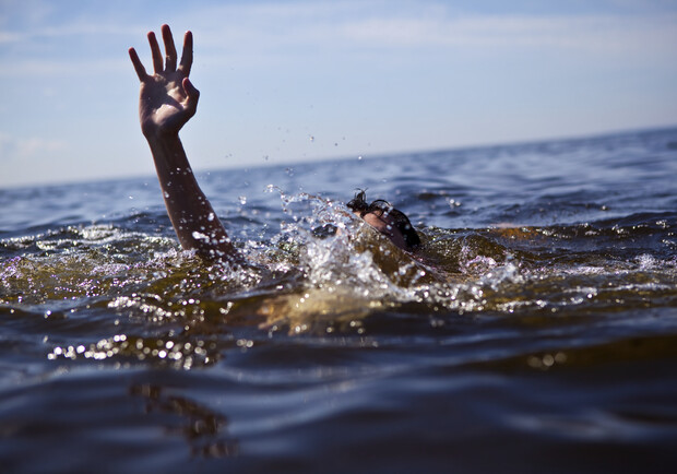 Новость - События - В Днепропетровске чуть не утонули 42 человека