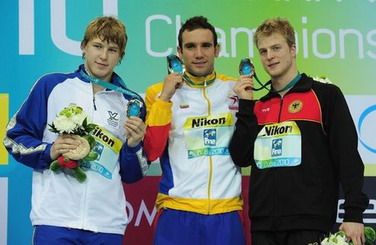 Днепропетровец Андрей Говоров (слева) стал обладателем серебряной медали. Фото с сайта isport.ua