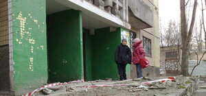 Фотофакт: Козырек-убийца задавил донецкого парнишку 