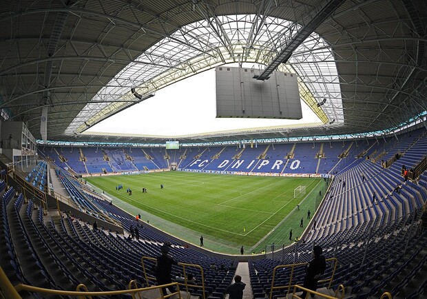 Большой плюс Днепропетровска - хороший стадион. Фото с сайта football.hiblogger.net
