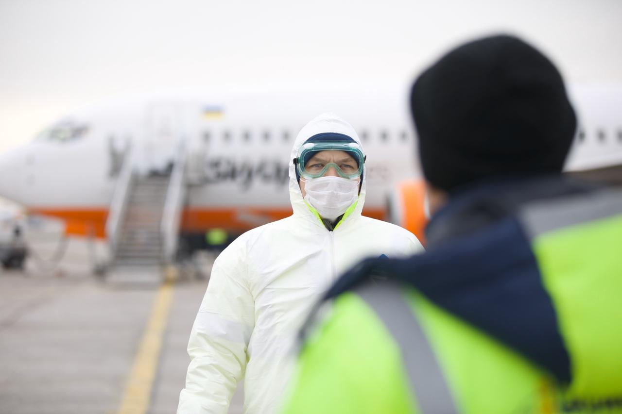Самолет из Уханя с эвакуированными украинцами должен прибыть в Харьков. Фото: Facebook Владимир Зеленский