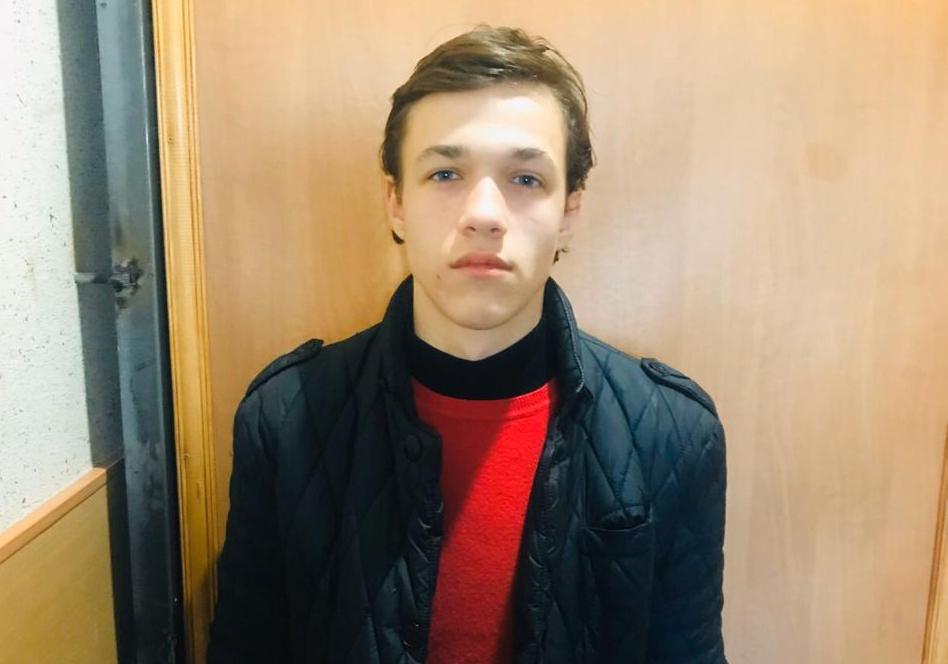 В Днепре пропал 16-летний парень Лука Татаринов / фото: ГУНП