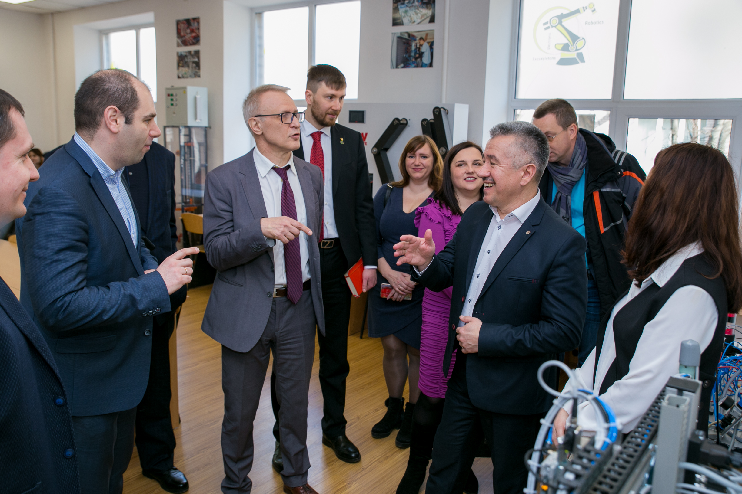 Новость - События - ІНТЕРПАЙП відкрив другу лабораторію мехатроніки у Дніпровській політехніці
