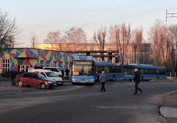 Большие автобусы вышли на 62 маршрут / фото: Иван Васючков