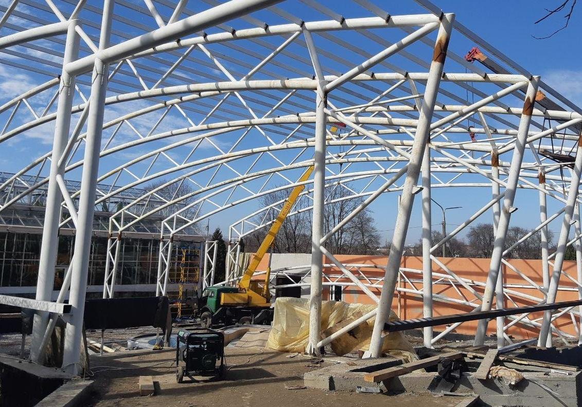 Будут тропики: в ботсаду заканчивают строить теплицу для экзотических растений