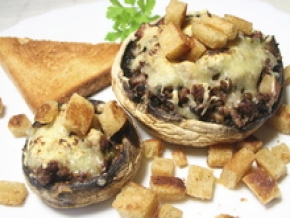 Вкусный вторник: фаршированные шампиньоны с пивом