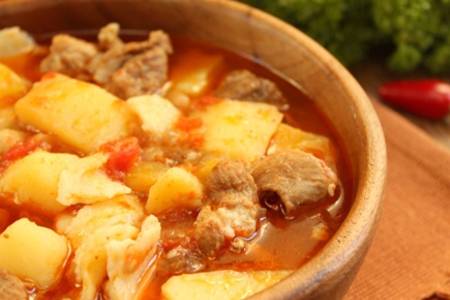 Горячая среда: суп гуляш по-украински