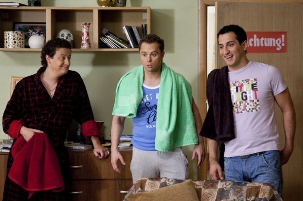 Вечер у телевизора: Мистика Украины, фантастика фильмов, юмор сериалов и спортивный азарт