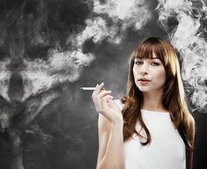 Табачник запретил студентам и преподавателям курить в туалетах и пить в аудиториях