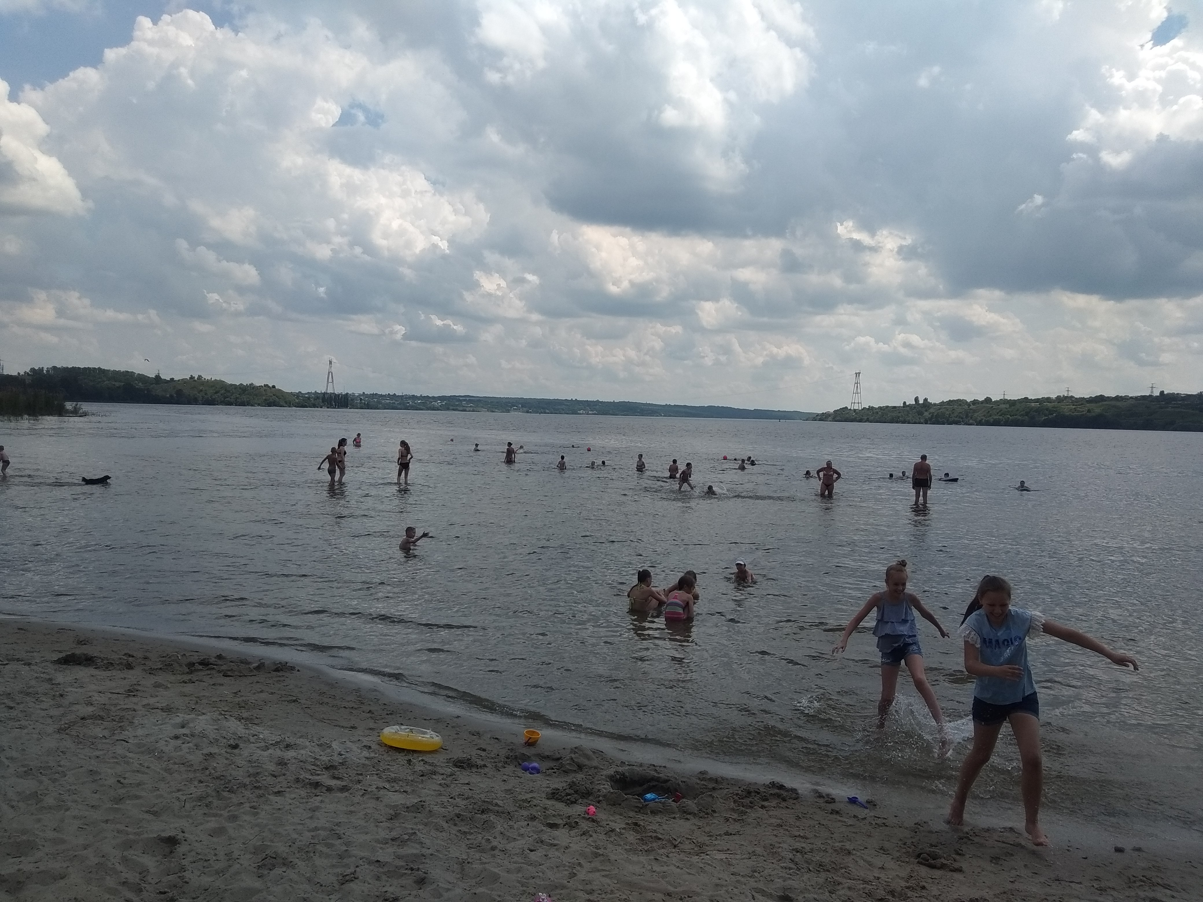 Доставай плавки: на каком из городских пляжей лучше искупаться