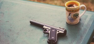 Неспокійна нічка: львів'янин погрожував пристрелити сусідів 